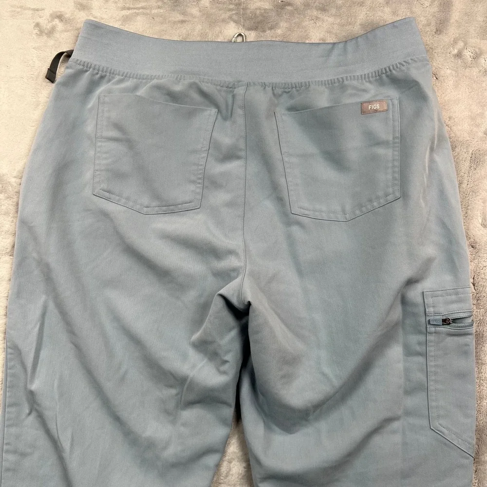 FIGS Zamora Jogger Scrub Pants Mens 32 Light Blue Cargo Pockets Drawstring